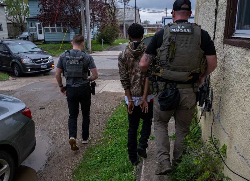 Arrest of Cordale Lashaun Thomas by U.S. Marshals